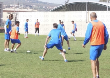 fotosmelilla 2015 04 30 depo 2 UD Melilla Entrenamiento 29 4 15 (3) La UD Melilla afila sus armas de cara al duelo ante el Cacereño