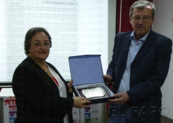 fotosmelilla 2015 04 30 dori 15 1 Antonia Muñoz, miembro de UGT, recibe el Premio Primero de Mayo por su labor en el sindicato