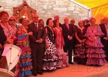 fotosmelilla 2015 05 03 rebeca 14 1 Lobato a los rocieros de Melilla: “La hermandad más grande es la que más quiere a la Virgen”
