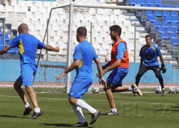 fotosmelilla 2015 05 13 depor 1 UD Melilla Entrenamiento 7 5 15 Vuelta al trabajo a la espera de saber si se juega el domingo