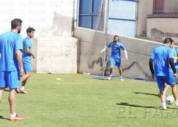 fotosmelilla 2015 05 14 depo 2 UD Melilla Entrenamiento 13 5 15 Los azulinos siguen preparando el encuentro de Lepe