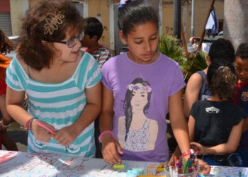fotosmelilla 2015 05 17 P 20 01 Kahinarte continúa con la integración en la zona del rastro