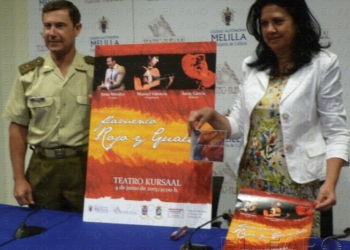 fotosmelilla 2015 05 22 dori 23 1 ‘Flamenco rojo y gualda’ interpreta las letras de canciones militares con guitarra y taconeo