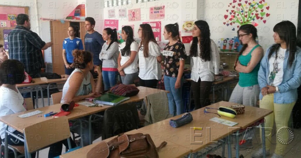 Ni los residentes del CETI cobran una paga ni los menas son ladrones