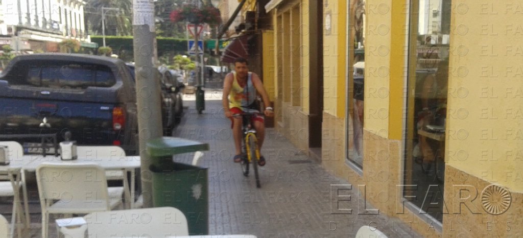 ConBici descarta campañas para evitar bicis en la acera hasta “pacificar el tráfico”