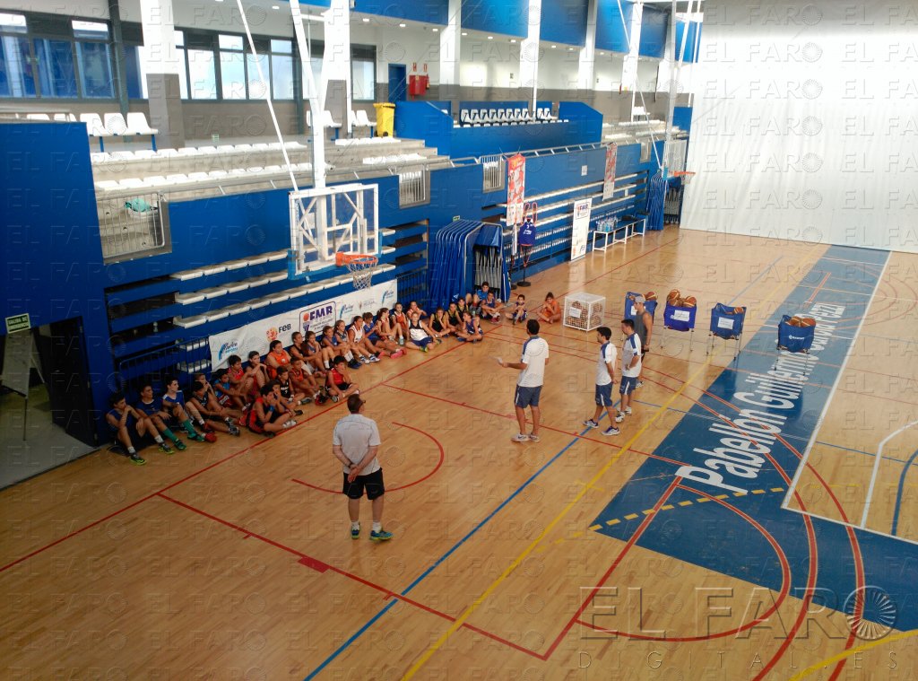 Entrenamiento específico para los 30 jugadores de la I Escuela de Verano