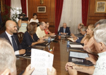 fotosmelilla 2015 07 22 rebeca 2 1 Imbroda anuncia una bajada del 32% de cargos de confianza, que supone un ahorro de 450.000 €