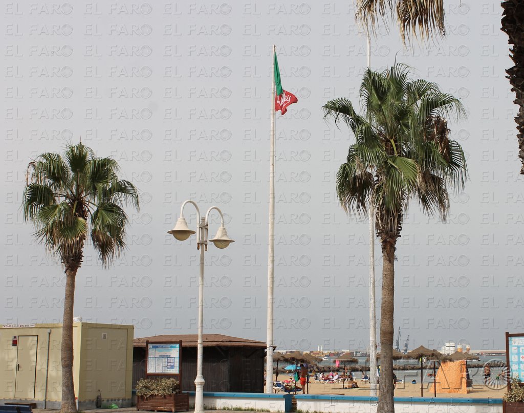 Quevedo apuesta por que las playas de Melilla recuperen la bandera azul