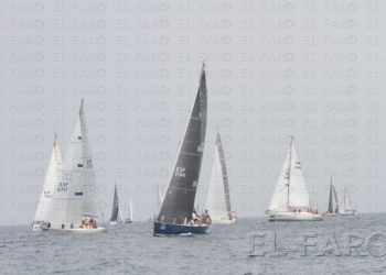 fotosmelilla 2015 08 09 DEPO IMG 9761 copia Jornada en blanco en la XIX Semana Náutica por la total falta de viento