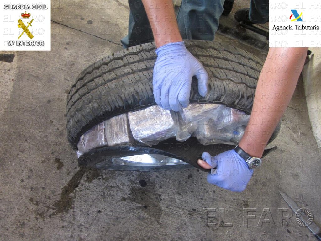La Guardia Civil localiza 27 kilos de hachís en la rueda de repuesto