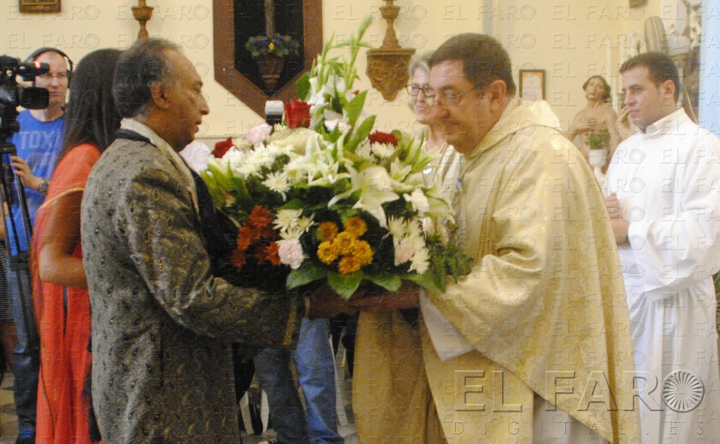 Flores blancas para la Patrona