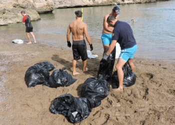 Guelaya apuesta por las sanciones para solucionar la suciedad de las playas