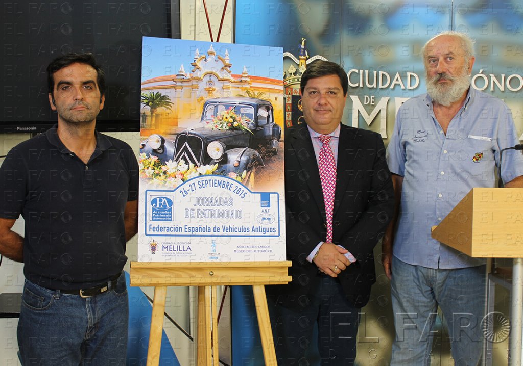 La Plaza de Toros abre sus puertas a todos los coches antiguos de la ciudad