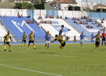fotosmelilla 2015 10 05 DEPO 22 02 La UD Melilla regala dos puntos en el descuento
