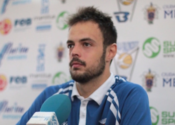 Asier, en la rueda de prensa oficial.