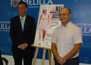 Momento de la presentación del cartel anunciador de la competición internacional que se celebrará en tierras melillenses.