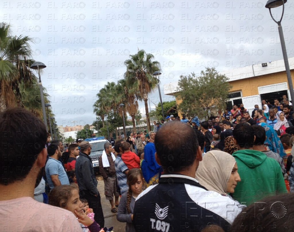 Una pelea de vigilantes y residentes del CETI acaba con un sirio detenido