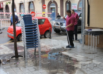 fotosmelilla 2015 10 14 P IMG 2796 Las fuertes lluvias provocan ‘riadas’ y la caída de una cornisa en la ciudad