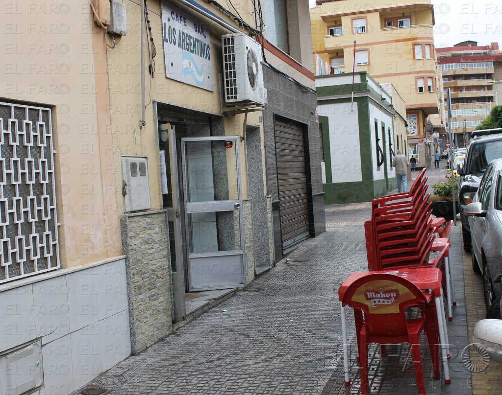 Hosteleros de La Legión piden ayuda para pagar el mobiliario de terraza