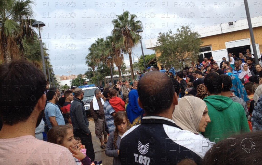 Ya van 4 detenidos por la riña del CETI que mandó a 2 vigilantes al Comarcal