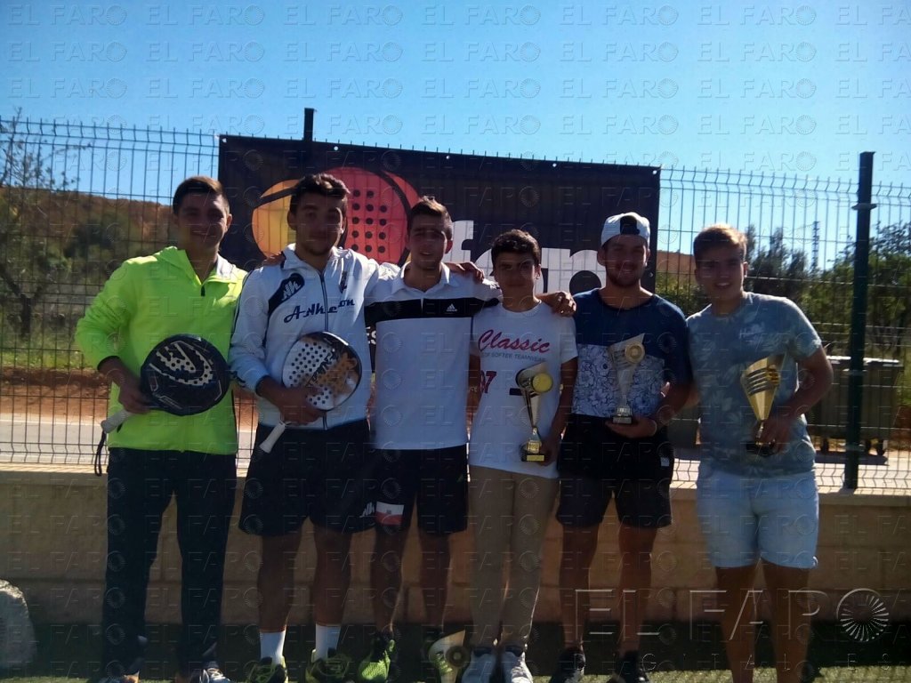 Jugadores melillenses junto a sus respectivas parejas que compitieron en el Campeonato de España.