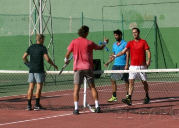 Final de uno de los partidos de dobles que se disputaron en la jornada de ayer.