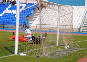 fotosmelilla 2015 11 02 DEPOR DSC 0093 copia El Sevilla se lleva un punto en el descuento