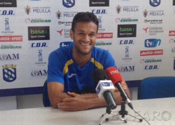 fotosmelilla 2015 11 06 DEPORTE MELILLA 26D 061115 Nando de la Rosa, jugador de la UD Melilla: “Estamos capacitados para revertir la situación”