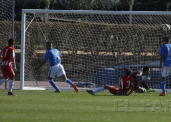 fotosmelilla 2015 11 09 DEPORTE MELILLA 22 02 La UD Melilla rescata un punto en el minuto 95