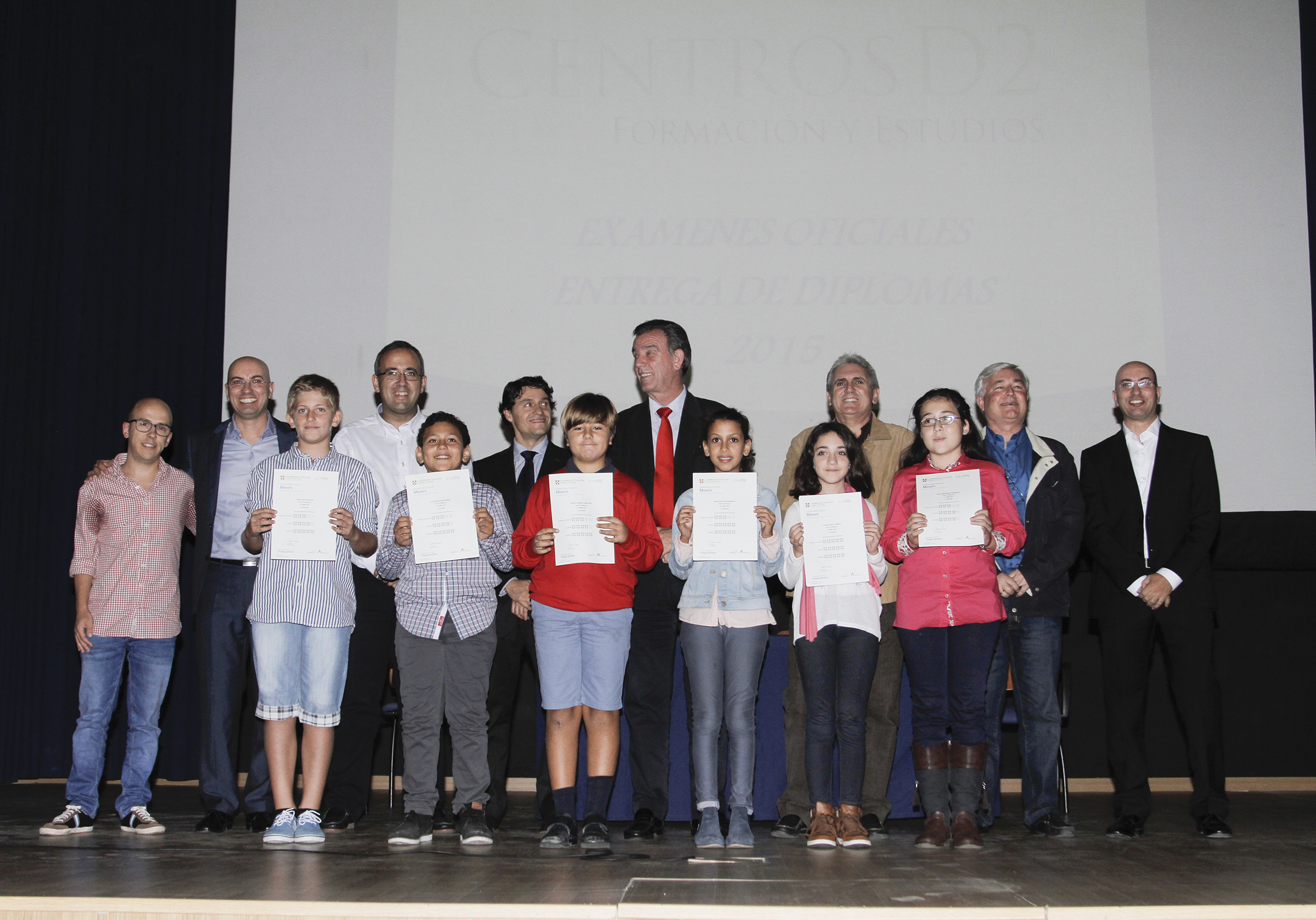 Los alumnos de CentrosD2 reciben sus diplomas internacionales