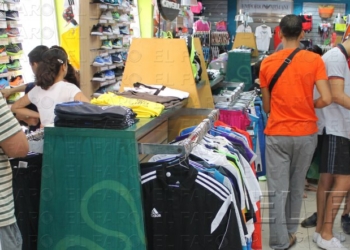 fotosmelilla 2015 11 16 dori 3 1 Los comerciantes prevén un aumento de un 10% en las ventas navideñas