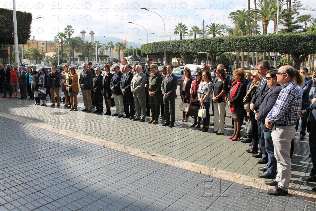 Imbroda dice que “no es de recibo” criticar las colas de Beni Enzar, que son por seguridad