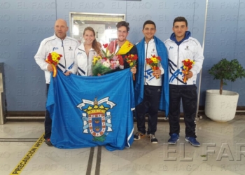 fotosmelilla 2015 11 24 DEPORTE MELILLA 18 0777 Familiares y amigos reciben como héroes a los campeones del Mundo