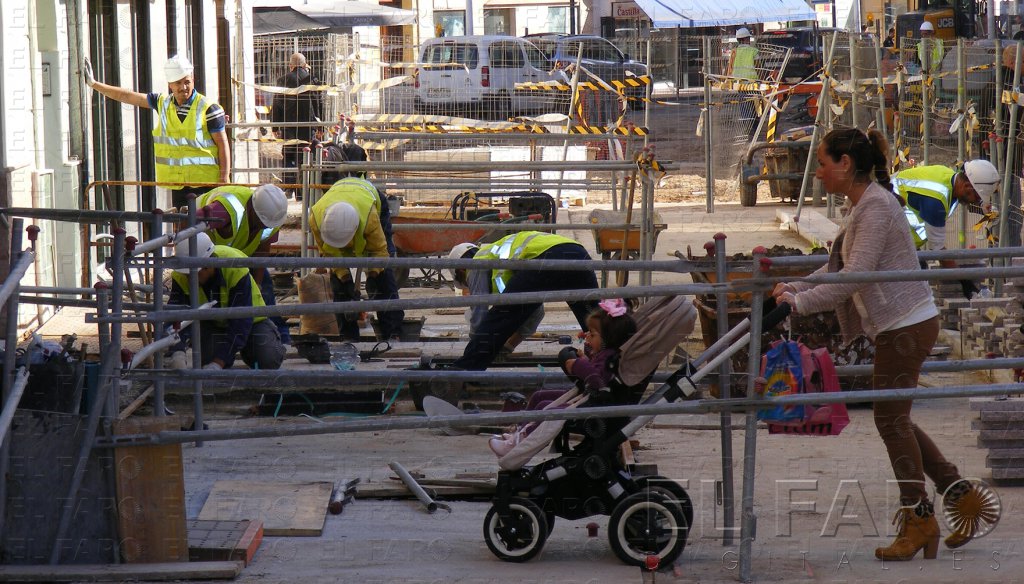 Almansouri critica a la Delegación y a la Ciudad por la proliferación de obras