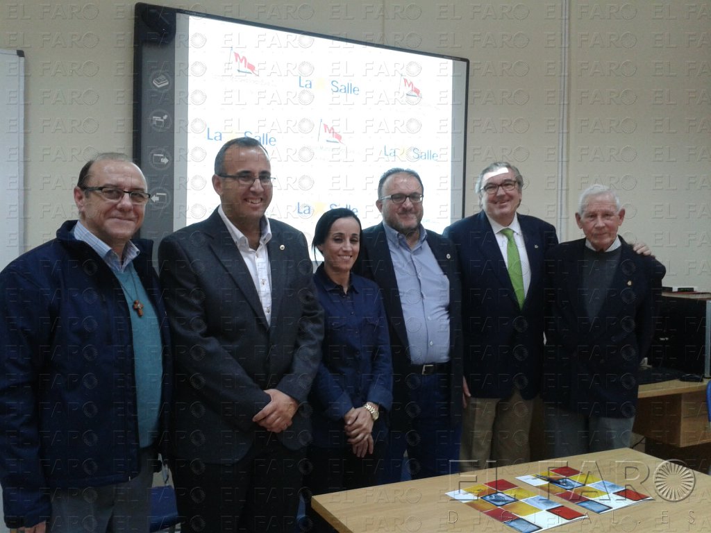 Carmelo Martínez pagará el sueldo de una profesora para alfabetizar mujeres