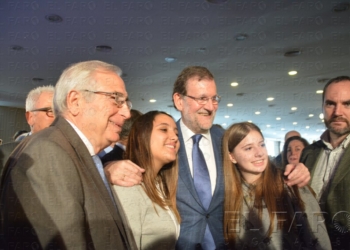 fotosmelilla 2015 12 04 dori DSC 5856 El presidente del PP recibe el calor y los aplausos de casi un millar de ciudadanos