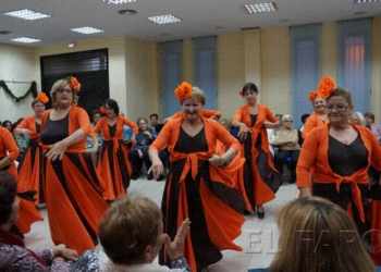 fotosmelilla 2015 12 04 pilar DSC02582 Aulas para mayores arranca su programa de Navidad con la inauguración de su belén