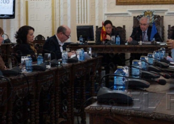 La oposición se lleva las manos a la cabeza  con el dinero extra para Turismo y el trenecito