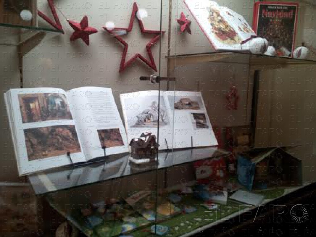 La Navidad llega a la Biblioteca con nueva exposición de libros navideños