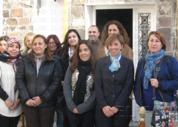 fotosmelilla 2015 12 17 dori contra belen Trabajadores de los Planes de Empleo hacen un belén con materiales reciclados
