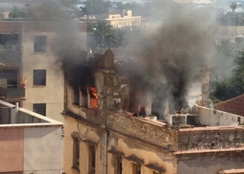 fotosmelilla 2015 12 26 P 6 1 Arde la antigua residencia de oficiales por un fuego provocado
