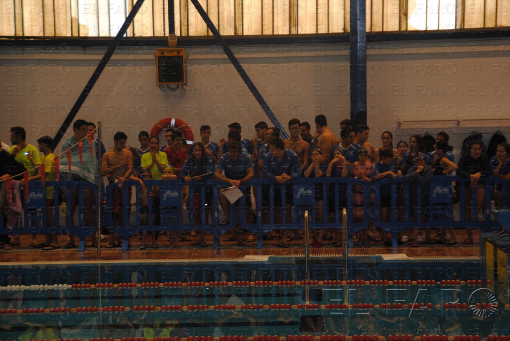 El Trofeo de Navidad salta a la piscina