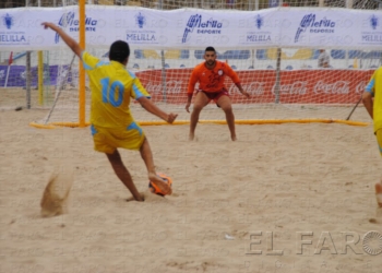 fotosmelilla 2015 12 31 depor DSC0346 copia El fútbol playa aparece en Navidad
