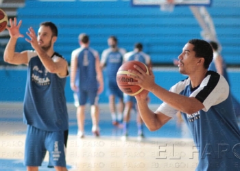 fotosmelilla 2016 01 12 DEPO 3 IMG 6883 El Club Melilla Baloncesto ya prepara el partido ante Breogán