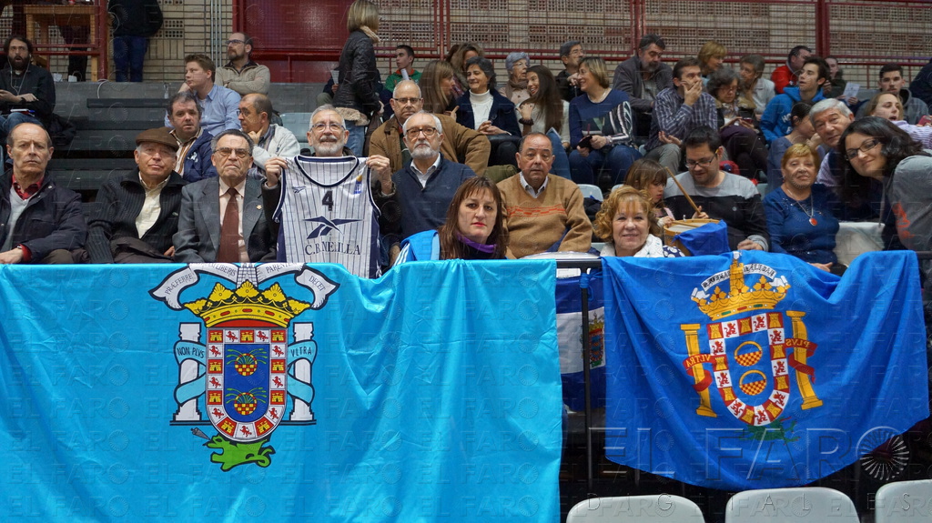 Los socios de la Casa de Melilla en Barcelona animan en directo al Melilla Baloncesto