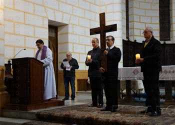 fotosmelilla 2016 02 11 GONS DSC09232 El viento obliga a realizar el Vía Crucis de la Agrupación en el Sagrado Corazón