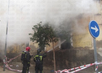 fotosmelilla 2016 02 15 P 3 3333 Dos incendios completan una intensa jornada para el Cuerpo de Bomberos