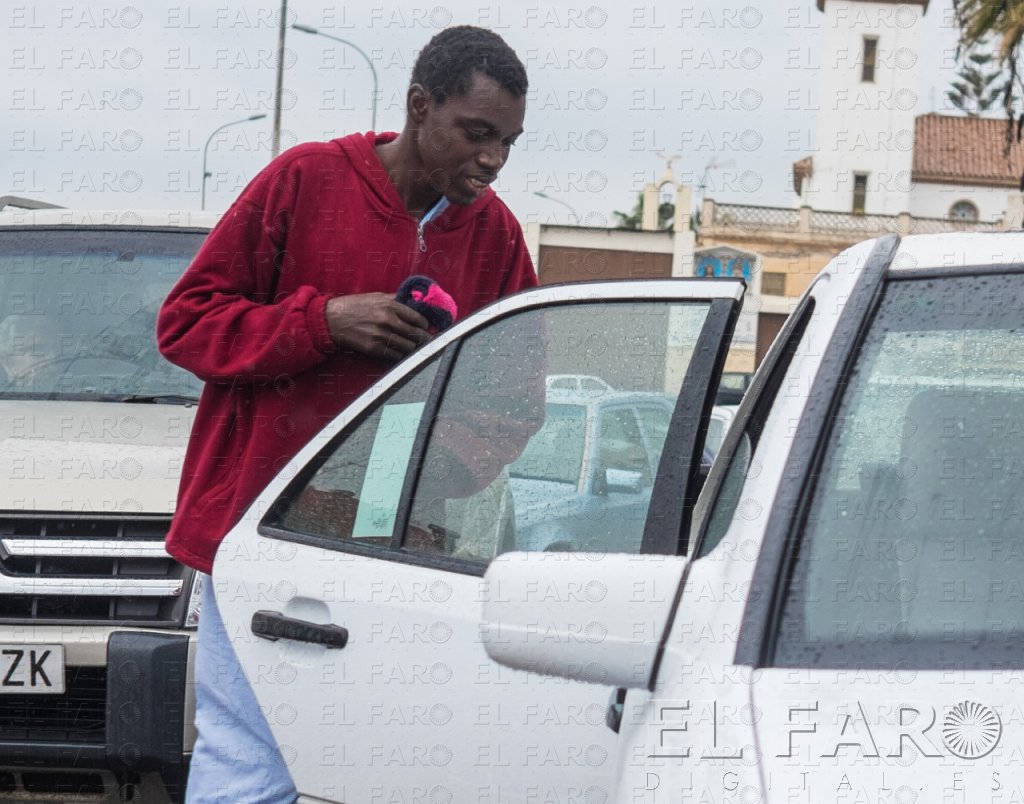 Inmigración ya ha encontrado un centro para trasladar a Mamadou