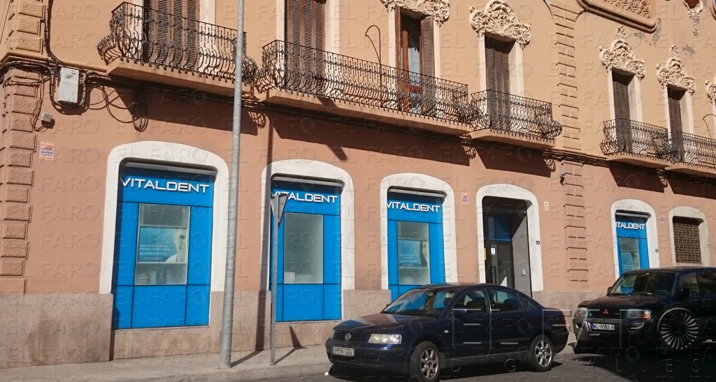 Dentistas censuran el modelo de negocio de las franquicias dentales
