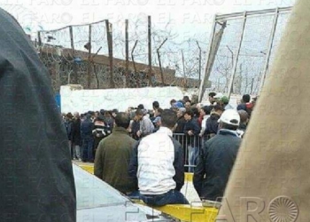 fotosceuta 2016 03 06 P IMG 0318 Porteadores se rebelan y cortan el tráfico en la frontera de Beni Enzar